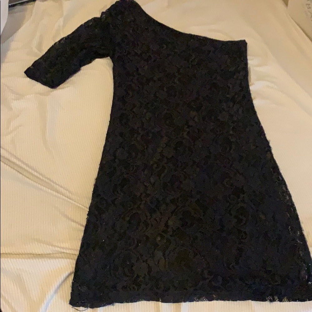 Black Lace one sleeved dress - Picture 2 of 2